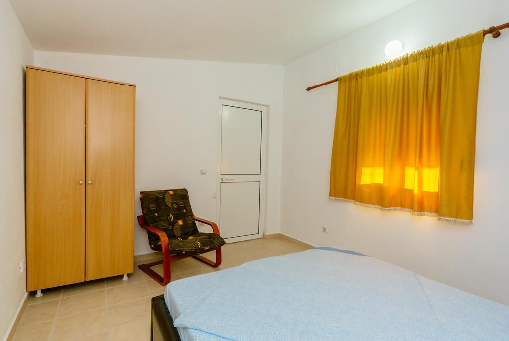Mc Apartments Улцин Екстериор снимка